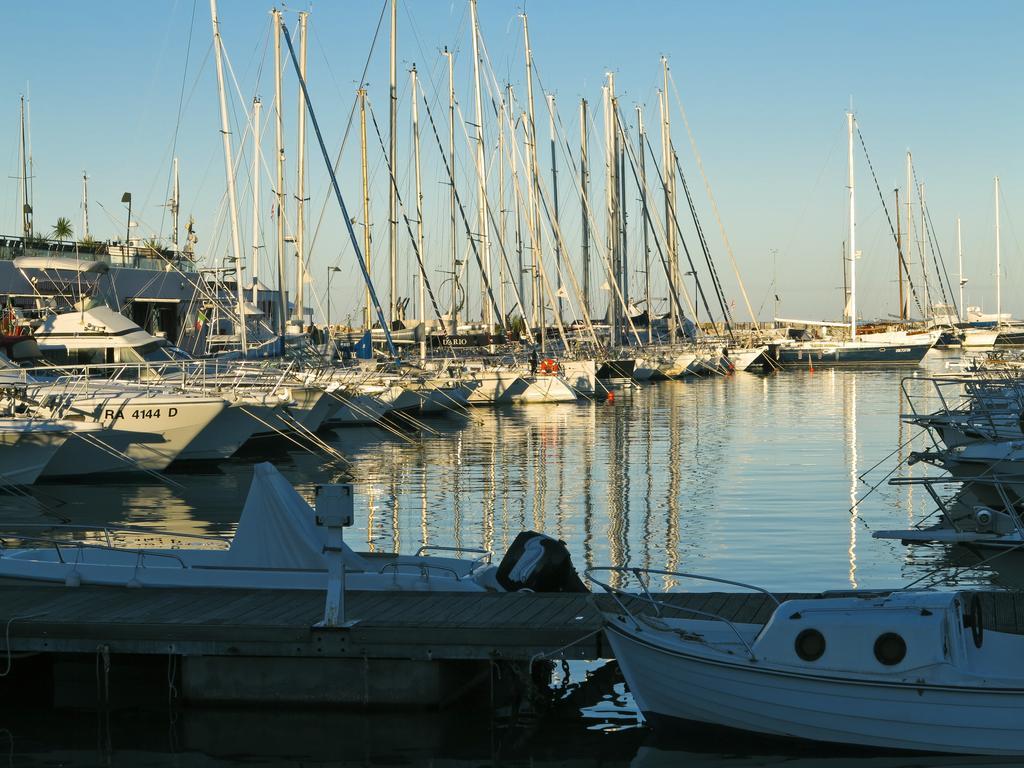 Hotel Regent - In Pieno Centro San Benedetto del Tronto Esterno foto