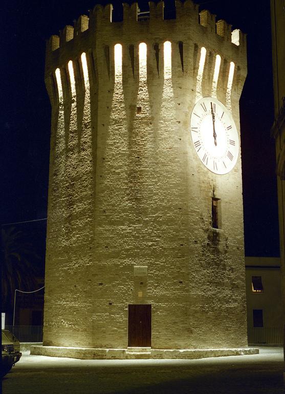 Hotel Regent - In Pieno Centro San Benedetto del Tronto Esterno foto