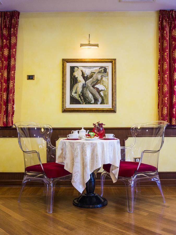 Hotel Regent - In Pieno Centro San Benedetto del Tronto Esterno foto