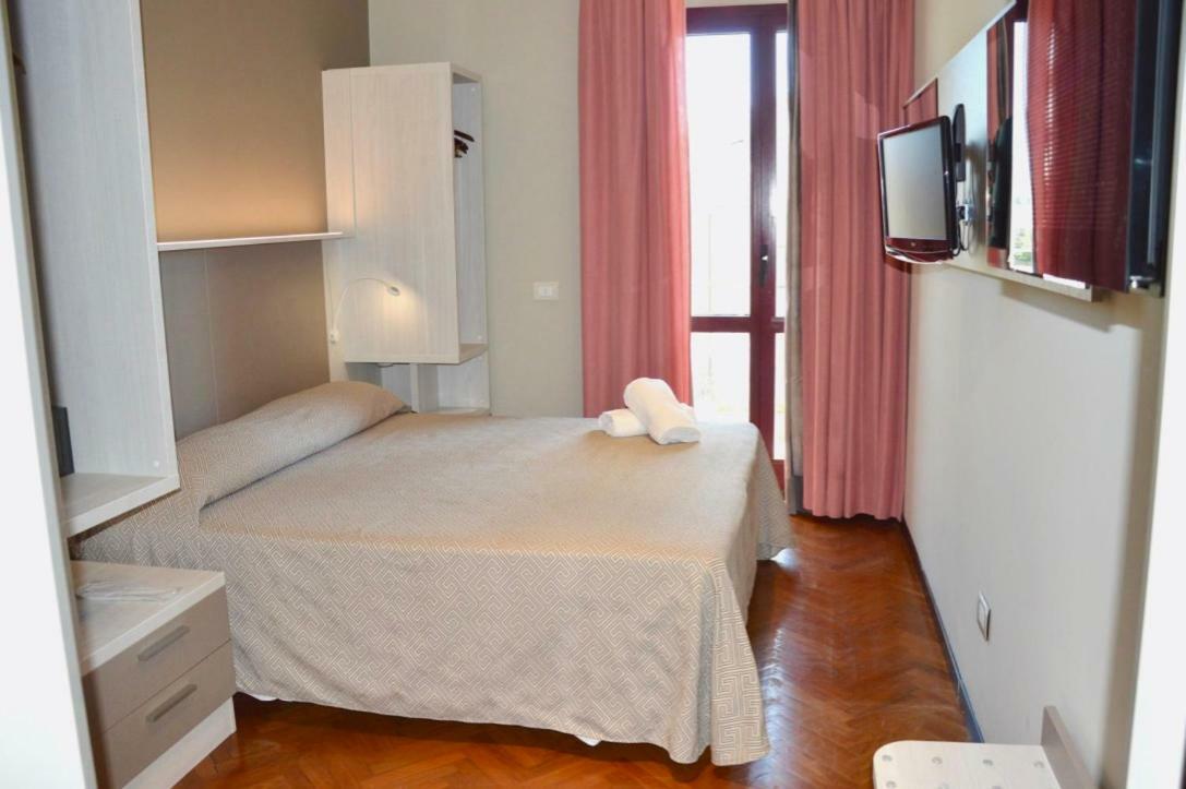 Hotel Regent - In Pieno Centro San Benedetto del Tronto Esterno foto