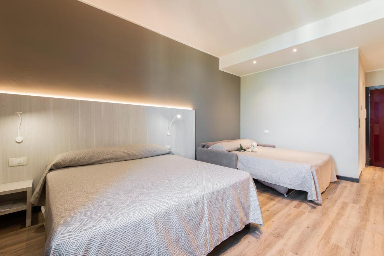 Hotel Regent - In Pieno Centro San Benedetto del Tronto Esterno foto