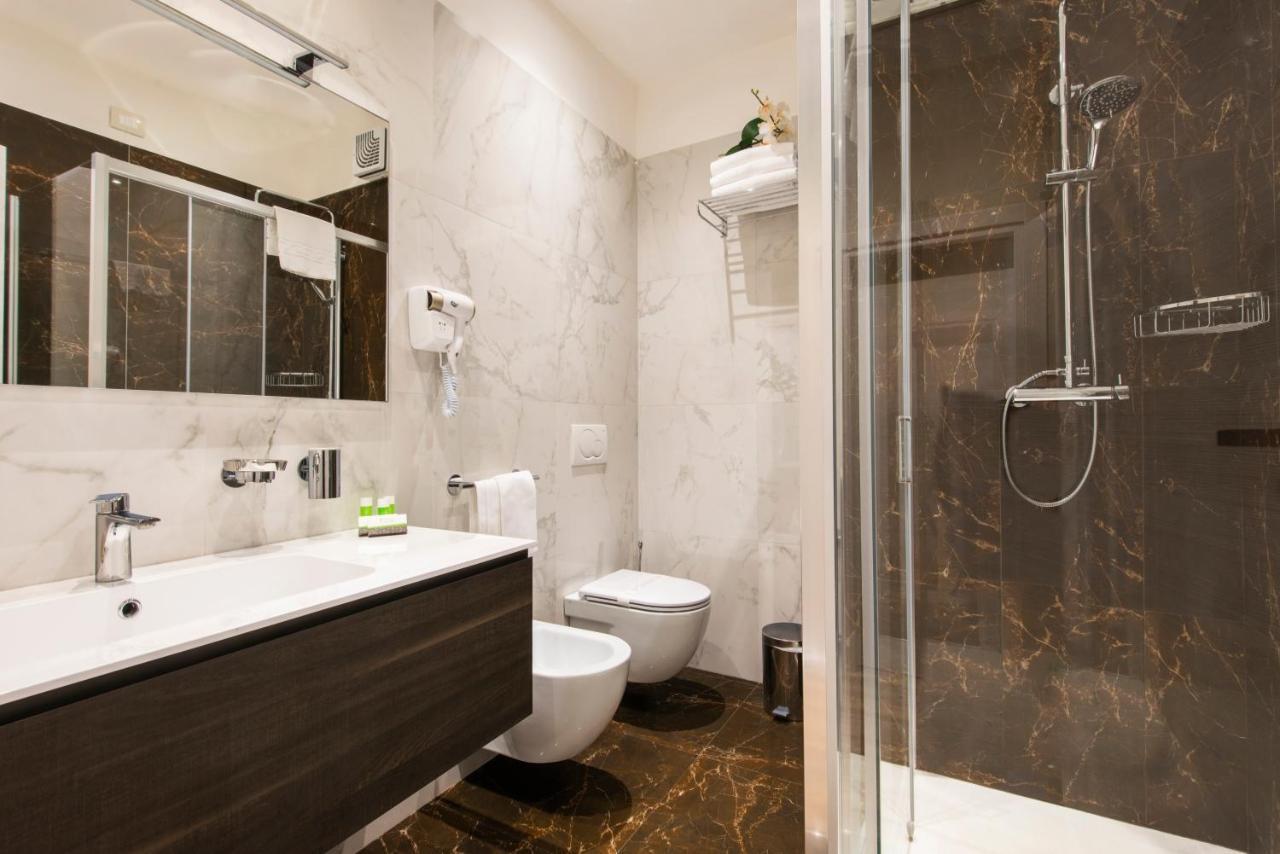 Hotel Regent - In Pieno Centro San Benedetto del Tronto Esterno foto