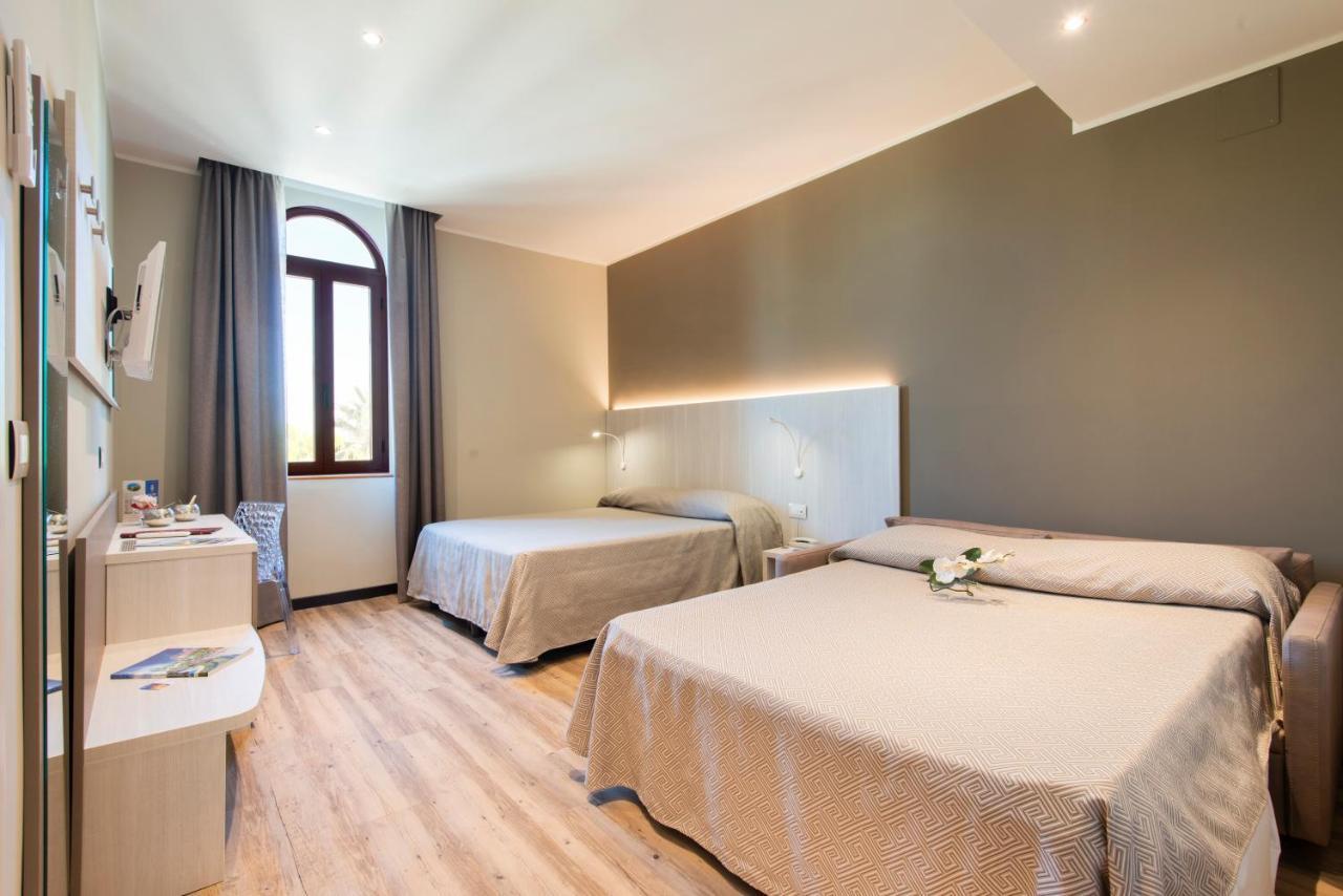Hotel Regent - In Pieno Centro San Benedetto del Tronto Esterno foto